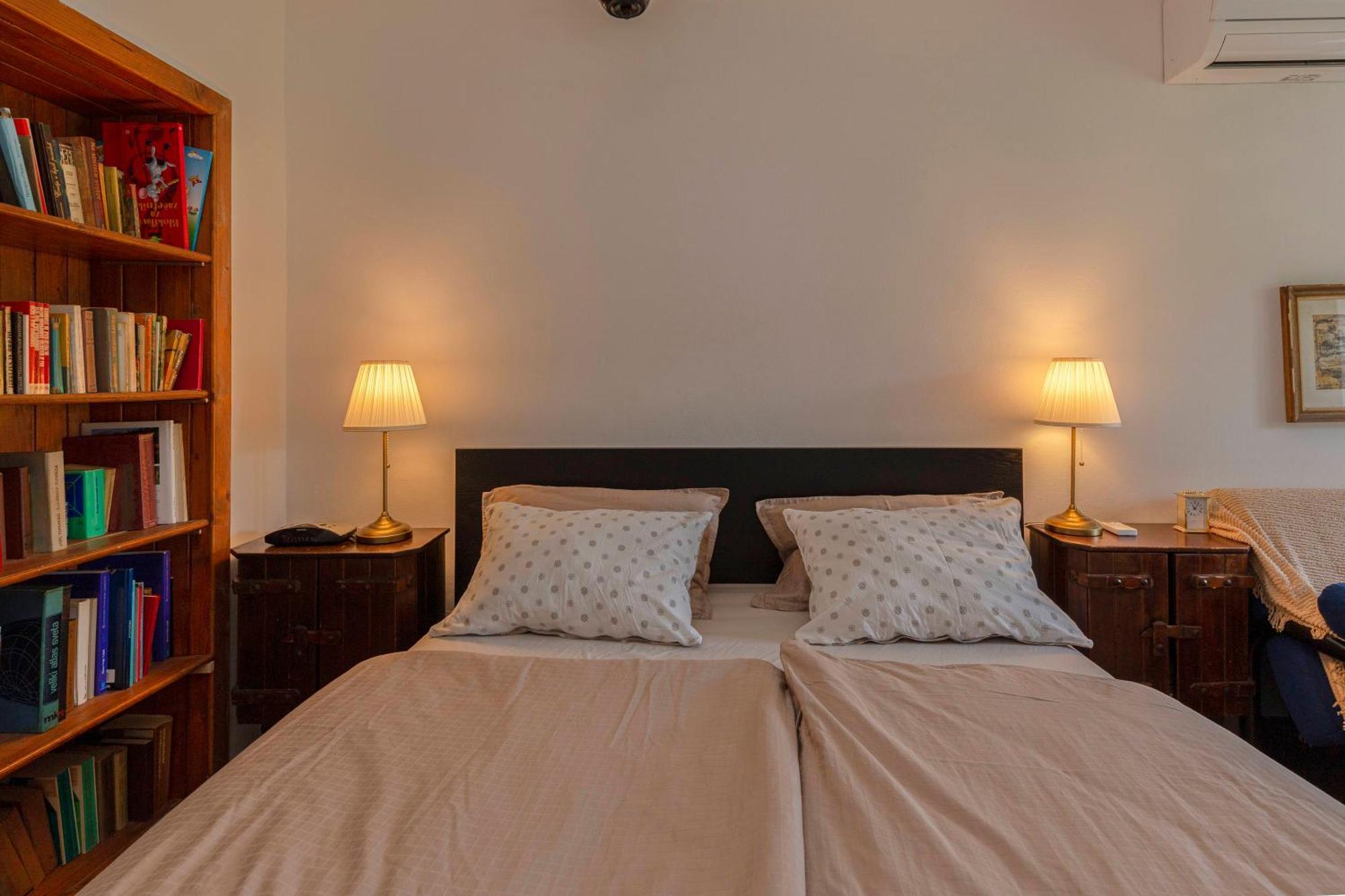 Under The Rock House In Osp With Hot Tub Apartment Bagian luar foto